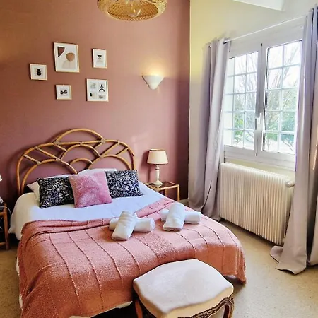 Demoiselle Du Chateau Bed & Breakfast