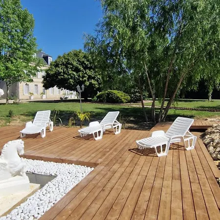 Demoiselle Du Chateau Bed & Breakfast 3*