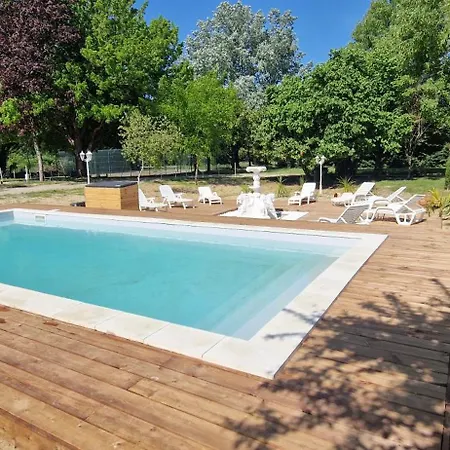 Demoiselle Du Chateau Bed & Breakfast
